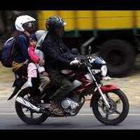 menebak-berapa-lama-seseorang-di-atas-motor-dilihat-dari-posisi-duduknya