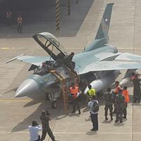 penerbang-f-16-c-d-52id-tni-au-menjalani-latihan-terbang-di-tucson