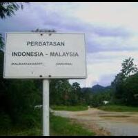 para-penduduk-masuk-mirisnya-perbatasan-indonesia---malaysia