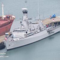 nahkoda-ragam-kapal-perang-dari-brunei-tiba-2013