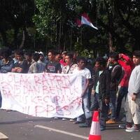 rame-banget-yg-demo-demo-mk-hmi-minta-sby-keluarkan-dekrit-perpanjang-masa-jabatan