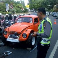 vw-yang-tabrak-mobil-gubernur-ganjar-diduga-alami-rem-blong