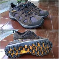 all-about-sepatu-trekking