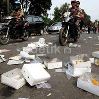 sampah-di-mana2-hasil-negatif-demo-depan-mk