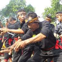 wow-1700-jawara-adu-ilmu-kebal-di-festival-debus-banten