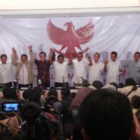 kubu-prabowo-hatta-terkejut-polri-usut-soal-lambang-garuda-merah