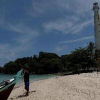 quotnegeri-laskar-pelangiquot-tak-pernah-sepi-dikunjungi-wisatawan