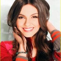 artis-cantik-victoria-justice-merasa-quot-shockquot-atas-tersebarnya-foto-hot