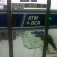 paling-kesel-kalau-ketemu-orang-orang-seperti-ini-di-atm-gan