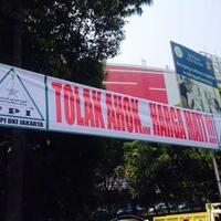 fpi-sengaja-sebar-spanduk-di-dki-tolak-ahok-dan-akan-geruduk-dprd-24-september