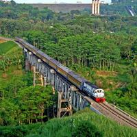 jembatan-cikubang-jembatan-kereta-terpanjang-di-indonesia-yang-masih-aktif