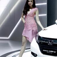 foto-pesona-spg-sexy-iims-2014-indonesia-international-motor-show