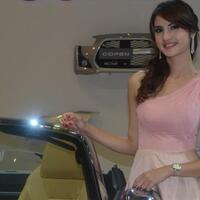 wuikk-spg-cantik-suzuki-sedot-rp-1-miliar-di-iims-2014