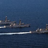 nahkoda-ragam-kapal-perang-dari-brunei-tiba-2013