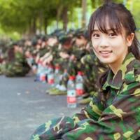 kecantikan-tentara-wanita-china-bikin-pria-jatuh-cinta