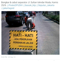 ooooobegini-toh-bahayanya-separator-busway-yang-lepas-dan-bikin-celaka