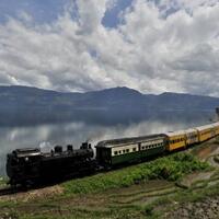 keren-lintasan-kereta-api-dengan-pemandangan-indah-dari-penjuru-dunia