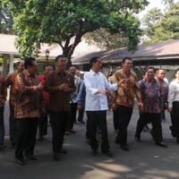 home--berita--nasional--gara-gara-jokowi-paspampres--staf-istana-mandi-keringat