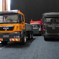 lounge-diecast-large-vehicles--truk-bus-tank-etc-only-150-187