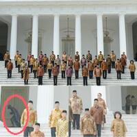 foto-misterius-di-belakang-foto-kabinet-kerja-jokowi-jk