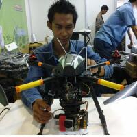 drone-buatan-kaum-muda-ada-di-indocomtech-2014