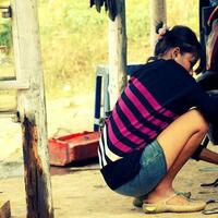 ini-nih-tukang-tambal-ban-cantik-yg-lagi-rame-diperbincangin-gan