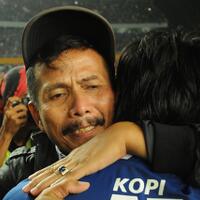 akhirnya-persib-juara-isl-2014-dan-quotdiaquot-harusnya-nikah-dengan-monyet