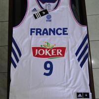 new-tempat-beli-perlengkapan-basket-sepatu-jersey-bola-basket-dll