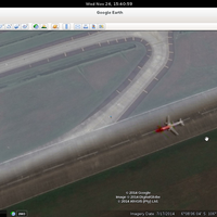 penampakan-pesawat-berwarna-merah-darah-di-bandara-soekarno-hatta-melalui-google-maps