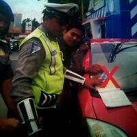 cara-gampang-bikin-quotkerequot-oknum-polisi-saat-lo-ditilang