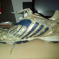 share-sepatu-futsal-yang-dipakai