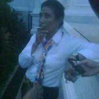 politisi-cantik-ini-merokok-saat-wawancara