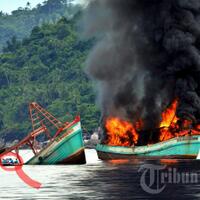 boom-3-kapal-nelayan-vietnam-pencuri-ikan-diledakkan