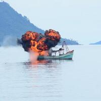 pencuri-ikan-kau-hukum-pencuri-emas-kau-biarkan-miris-berdukas-rip-indonesia