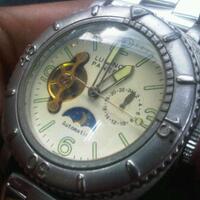 tunjangan-hari-ini--tunjukkan-jam-tangan-agan--biar-happy