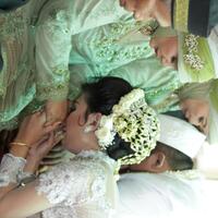 kaskus-kiss-your-mom-photo-competition