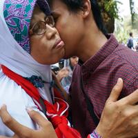 kaskus-kiss-your-mom-photo-competition