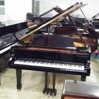 showroom-piano-piano