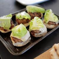 sadis-di-china-ratusan-anjing-dikuliti-demi-industri-jaket-kulit