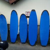 untuk-pemula-sekolah-surfing-selancar-soft-top-surfboard-soft-top