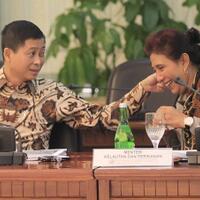 hot-pic-momen-mesra-menteri-rini-dgn-luhut--jonan--bu-susi