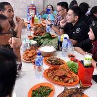 sekilas-info-jokowi--tema-nya-makan-enggak-tanya-tanya