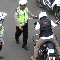 memalukan-harley-yang-kabur-di-hi-pakai-pelat-palsu-motor-bebek