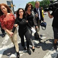 guru-cantik-bercinta-dengan-2-siswanya-kadang-di-lemari-kelas