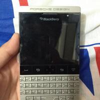 dijual-bb-blackberry-porsche-p-9981-silver-ori-msh-garansi-scm-mulus-dan-msh-oke