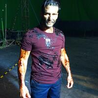 beyond-skyline-2015--iko-uwais-yayan-ruhian-frank-grillo