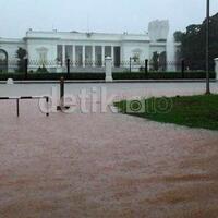 kumpulan-foto-jakarta-dikepung-banjir