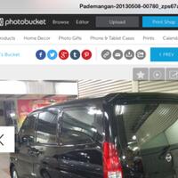 mobil-ane-ditabrak-supirnya-kabur-tolong-bantu-gan