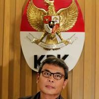jokowi-angkat-johan-budi-ruki-dan-indriyanto-senoadji-sebagai-plt-pimpinan-kpk