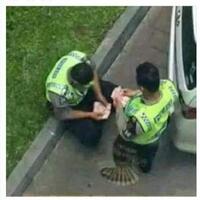 heboh-foto-polisi-ayo-lagi-ngapain